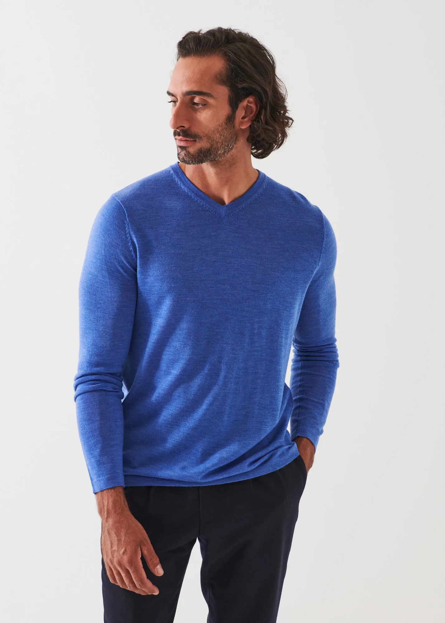 EXTRA-FINE MERINO V-NECK