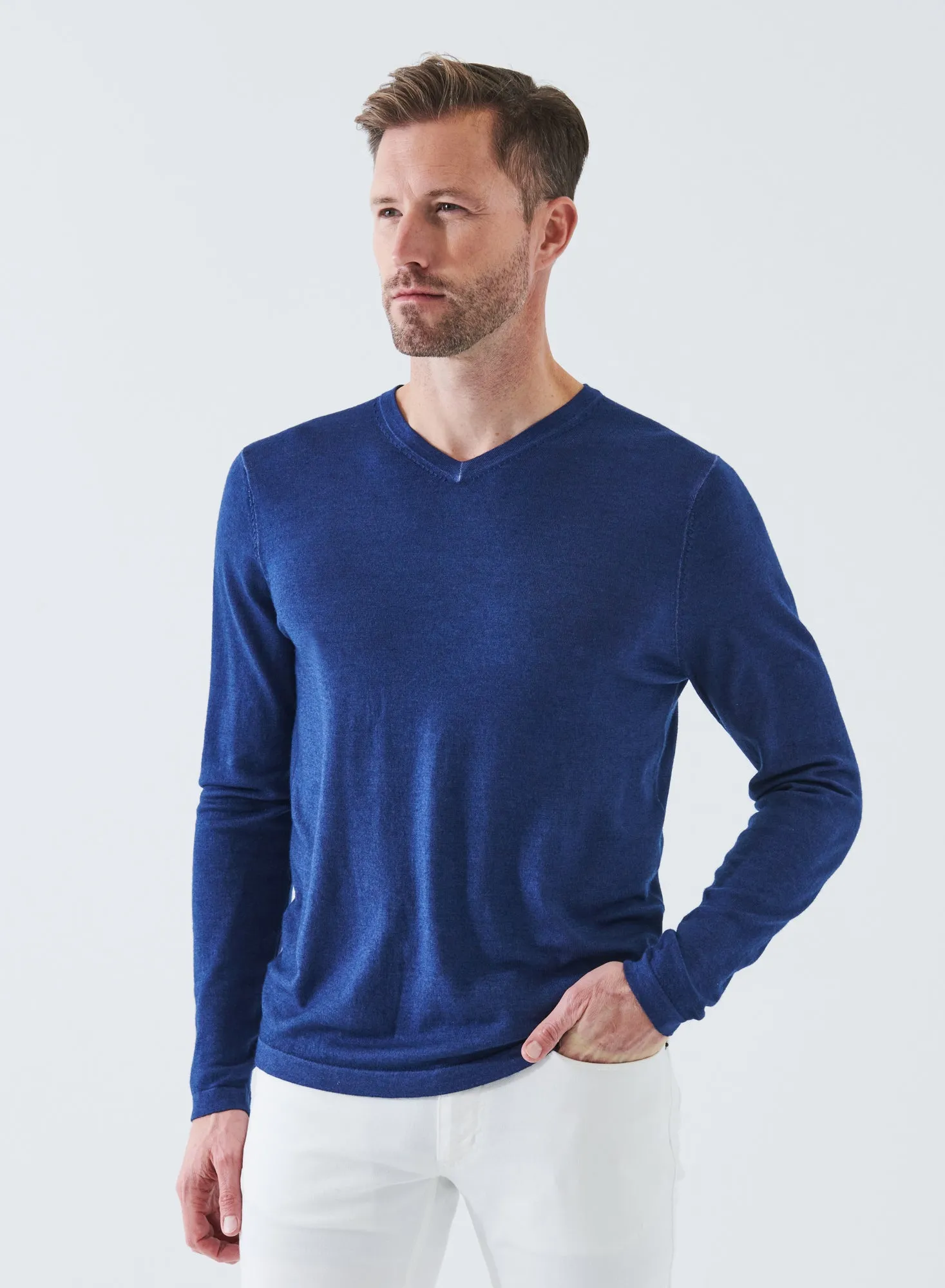 EXTRA-FINE MERINO VINTAGE WASH V-NECK