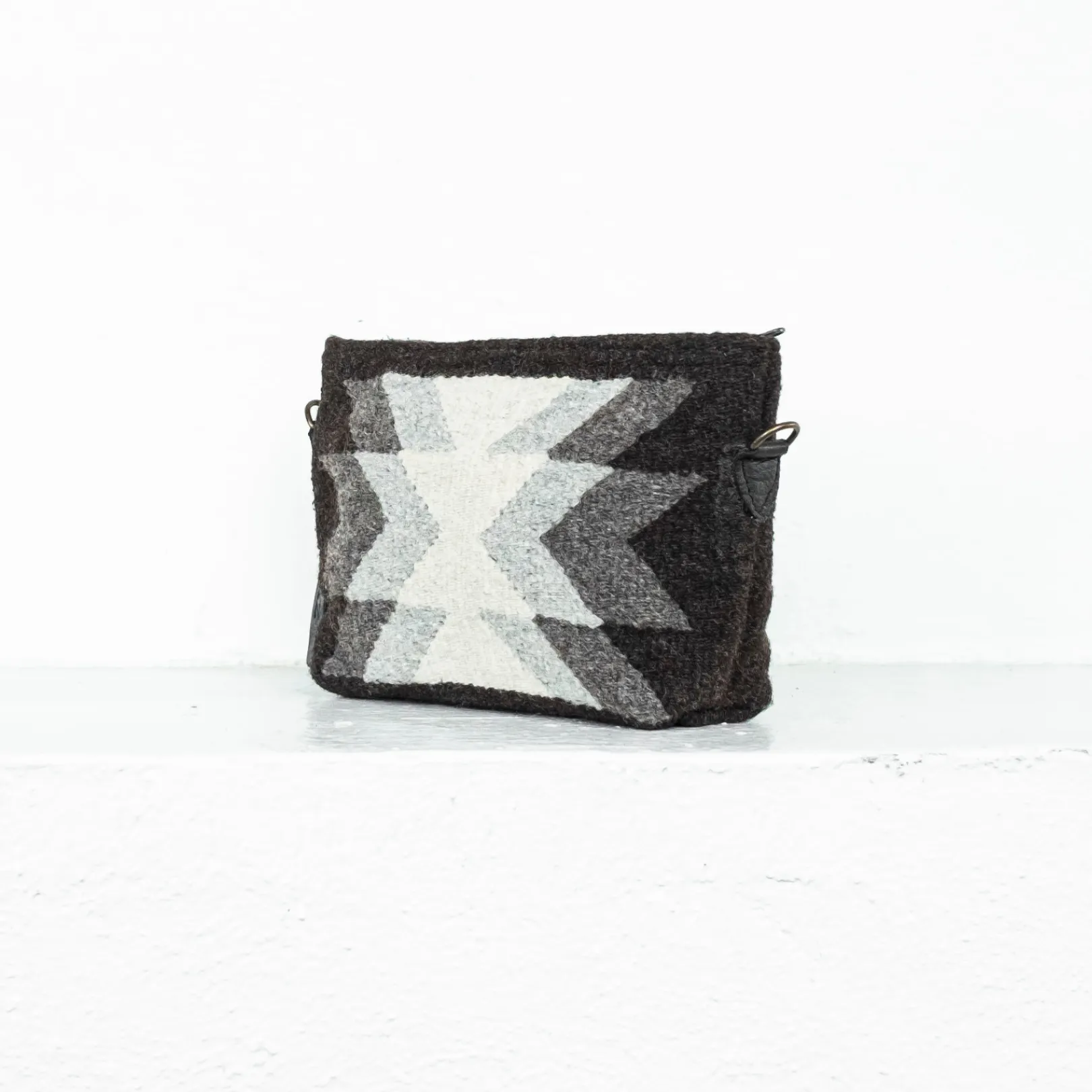 Piedra Convertible Clutch